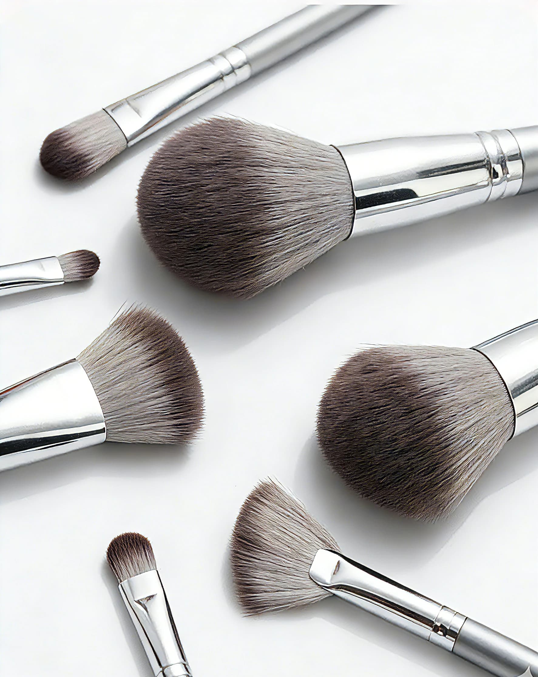 ชุดแปรงแต่งหน้าแบบด้ามเงิน (15 ชิ้น) - ขนแปรงแบบเลียนแบบชีวภาพตัดอย่างแม่นยำ