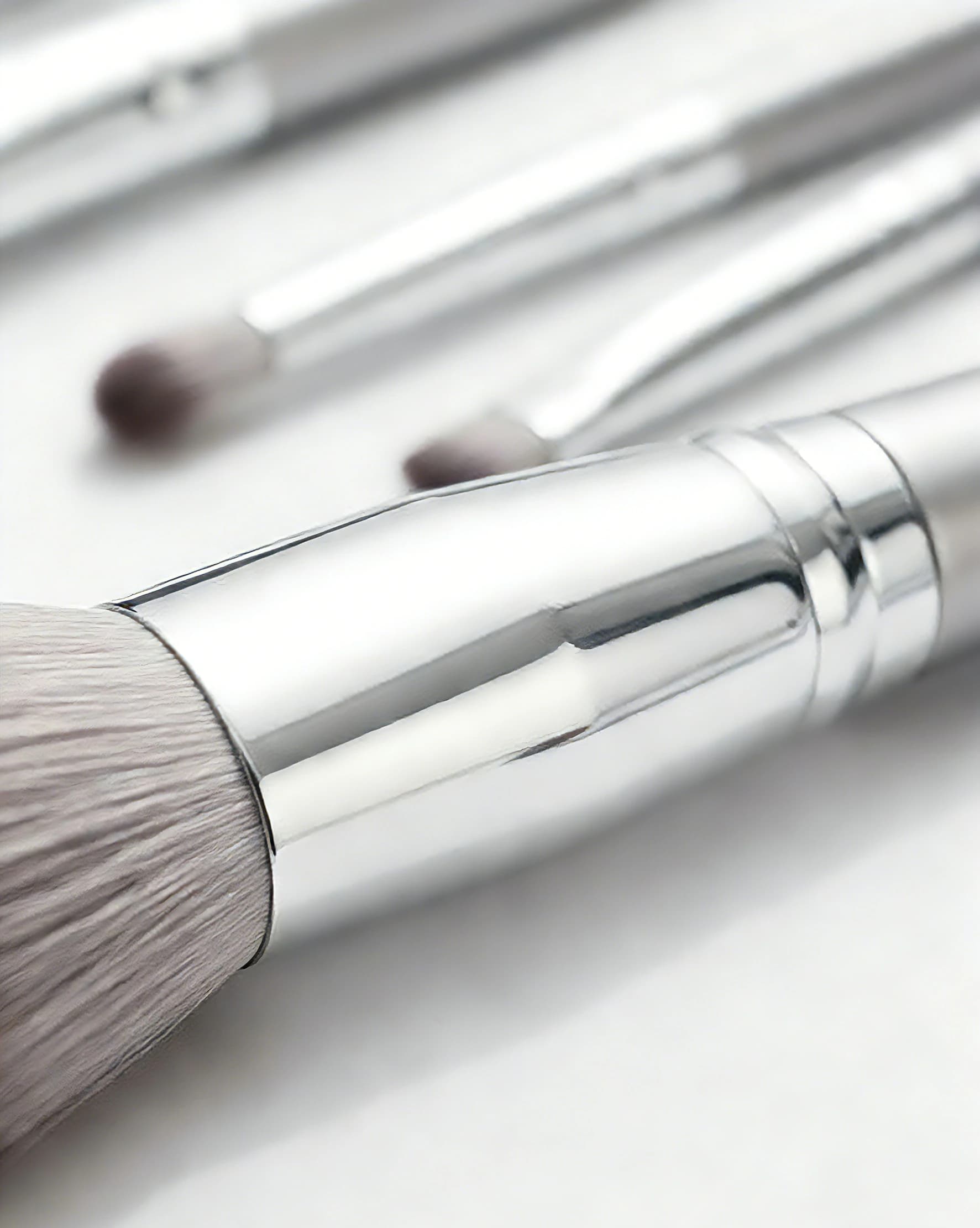 ชุดแปรงแต่งหน้าแบบด้ามเงิน (15 ชิ้น) - ปลอกสายไฟแบบไม่รั่วไหล ไม่มีชั้นแยก